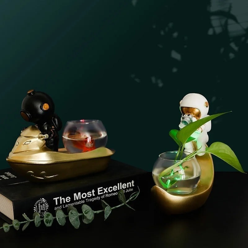 Nordic creative cute astronaut ornaments green pineapple hydroponic glass vase with light aquarium office desktop decoration
