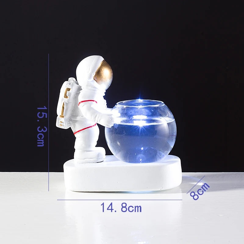 Creative Glass Vase Resin Astronaut Diver Ornaments Flower Vases Hydroponics Desktop Decor Flowers LED Light Pluggable Battery